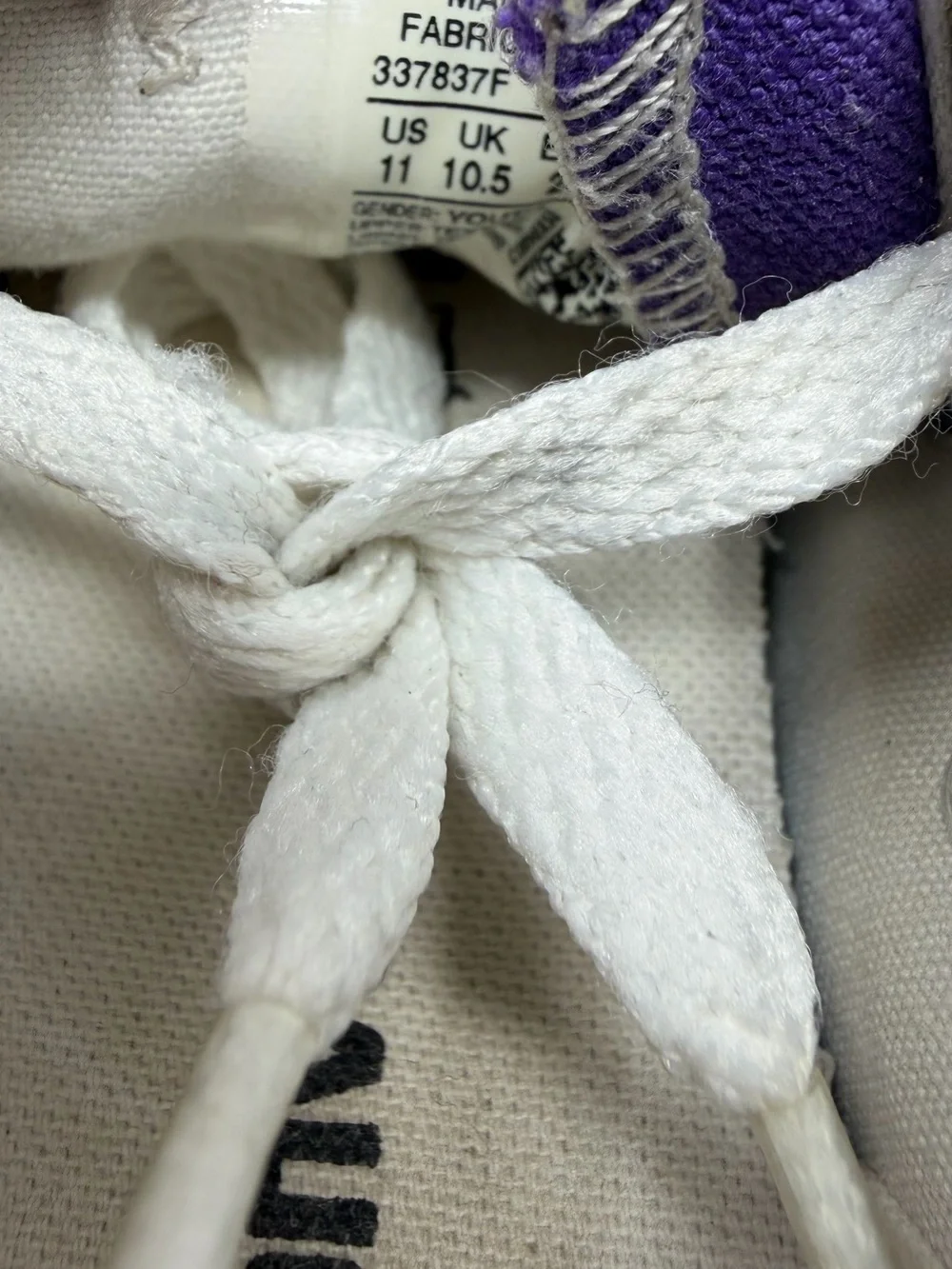 Kids Purple Low-Top Converse Canvas Sneakers with White Laces Sz.11